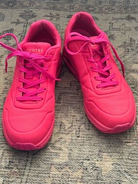 Hot pink sketchers